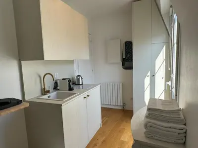 Cuisine ou kitchenette dans l'établissement Studio Trocadéro devant le Métro Passy