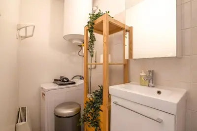 Plan de l'établissement Splendid Studio Apartment Quartier Les Marais Free Netflix