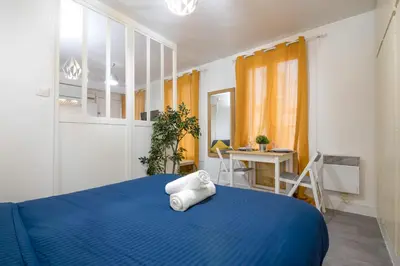 Plan de l'établissement Splendid Studio Apartment Quartier Les Marais Free Netflix