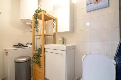 Plan de l'établissement Splendid Studio Apartment Quartier Les Marais Free Netflix