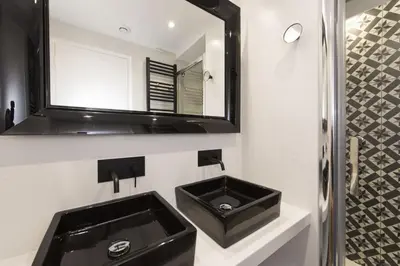 Salle de bains dans l'établissement Yacht