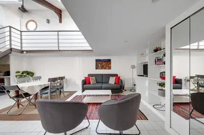Coin salon dans l'établissement Large luxury Loft for 6 people by Weekome