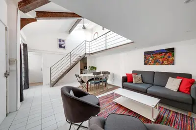 Coin salon dans l'établissement Large luxury Loft for 6 people by Weekome