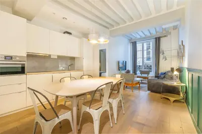Cuisine ou kitchenette dans l'établissement Strata