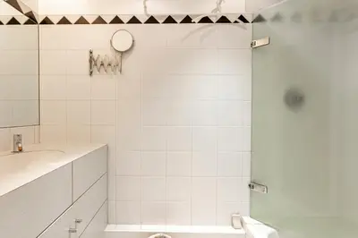 Salle de bains dans l'établissement Duplex with Wifi near the Seine