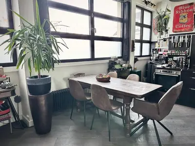 Restaurant ou autre lieu de restauration dans l'établissement Perfect Home to discover Paris in Peace with Love