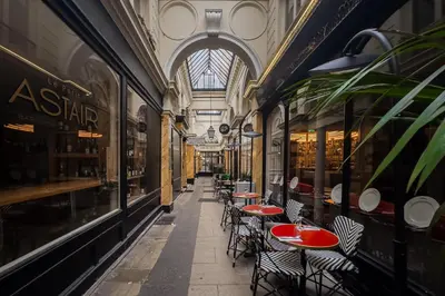 Restaurant ou autre lieu de restauration dans l'établissement Sereners - Opera