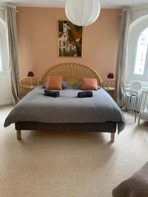 Un ou plusieurs lits dans un hébergement de l'établissement Paris 15, beautiful 3 bedrooms