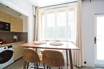 Cuisine ou kitchenette dans l'établissement Studio moderne au cœur du 7ᵉ, proche Tour Eiffel