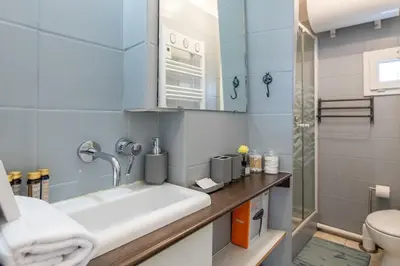 Salle de bains dans l'établissement Stylish & Elegant I Metro is only 1minute away I Near Montmartre