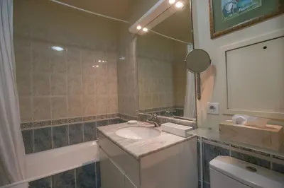 Salle de bains dans l'établissement Bright pied-à-terre Eiffel Tower 4 people