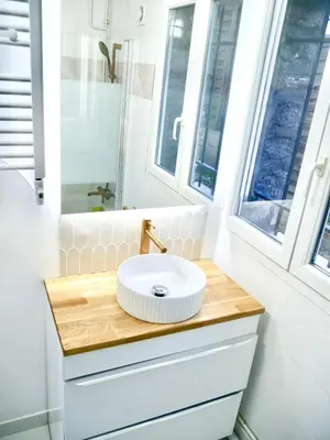 Salle de bains dans l'établissement L'aurore de Clamart