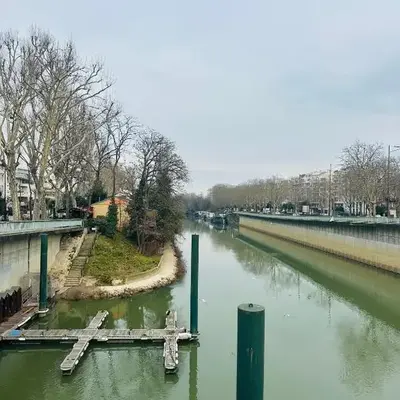 Seine-Side Haven