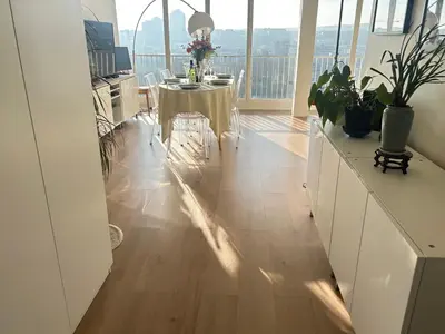 Télévision ou salle de divertissement dans l'établissement EIFFEL TOWER SEINE RIVER VIEW PARIS 88 square meters