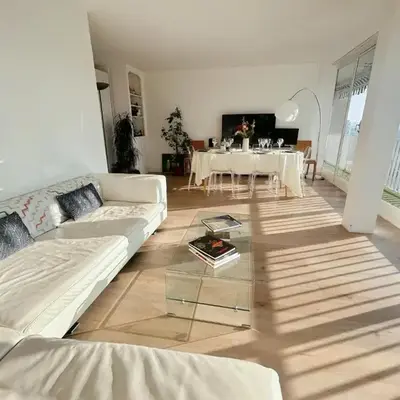 EIFFEL TOWER SEINE RIVER VIEW PARIS 88 square meters