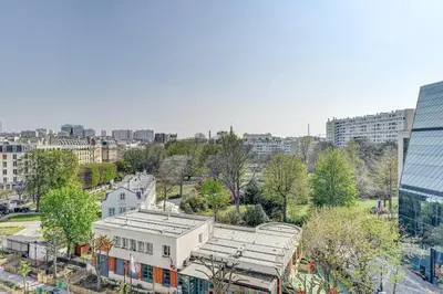 Vue générale sur Levallois-Perret ou vue de la ville depuis l'appartement