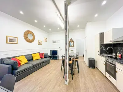 Cuisine ou kitchenette dans l'établissement Urban Flat 101 - Maire