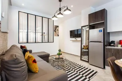Cuisine ou kitchenette dans l'établissement Amazing apartment - 2BR 6P - Aligre