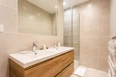 Salle de bains dans l'établissement Amazing apartment - 2BR 6P - Aligre