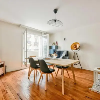 T2 with Stunning Balcony 55m2 Paris 17