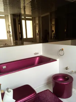 Salle de bains dans l'établissement PLACE VENDOME 1 BR AND 1 BA - up to 4 people - WITH AIR CONDITIONNING