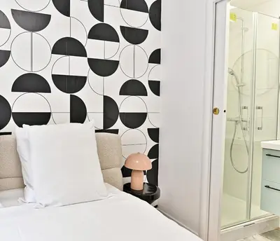 Salle de bains dans l'établissement Maisonette 5 minutes from Paris - Levallois - II