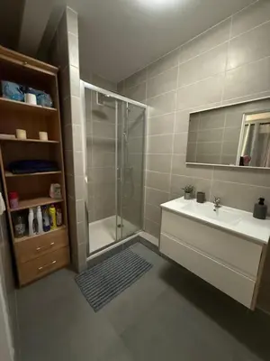 Salle de bains dans l'établissement Studio moderne à paris