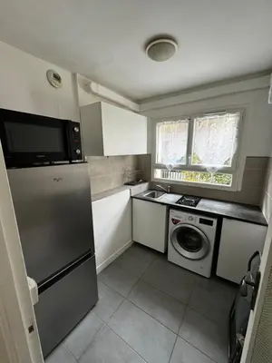 Cuisine ou kitchenette dans l'établissement Studio moderne à paris