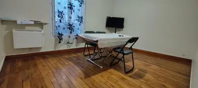Cuisine ou kitchenette dans l'établissement Cozy 1 Bedroom Apartment Easy Access to Paris and Expo