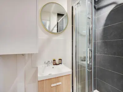 Salle de bains dans l'établissement Beautiful Apartment - 6P-Auteuil Saint Cloud