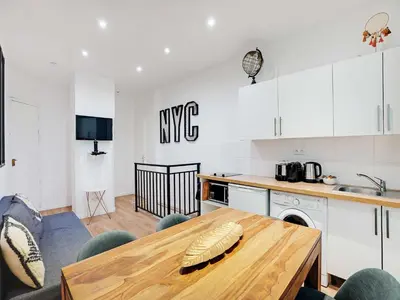Cuisine ou kitchenette dans l'établissement Beautiful Apartment - 6P-Auteuil Saint Cloud