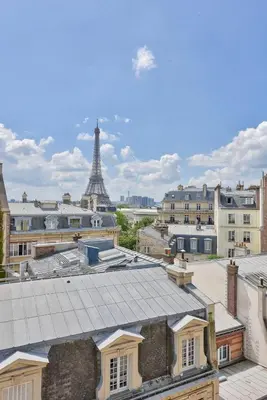 Vue générale sur Paris ou vue de la ville depuis l'appartement