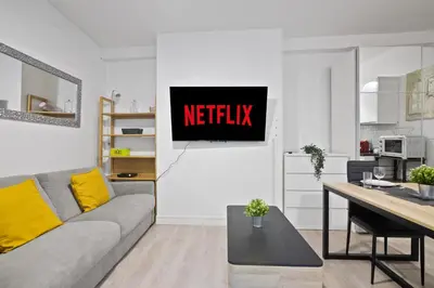 Cuisine ou kitchenette dans l'établissement Studio Appartement Quartier Notre-Dame Free Netflix