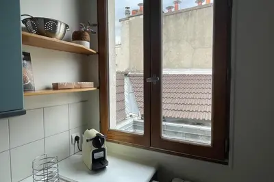 Plan de l'établissement Bel appartement deux pas dHôtel de Ville-métro 11