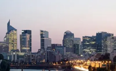 Vue générale sur Issy-les-Moulineaux ou vue de la ville depuis l'appartement