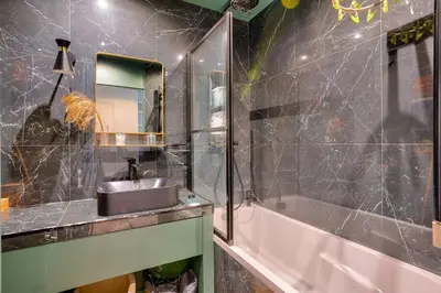 Salle de bains dans l'établissement 1BR Flat with Balcony near the Eiffel Tower