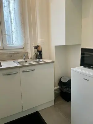Cuisine ou kitchenette dans l'établissement Logement 2 pièces très bien situé, proche parc des princes