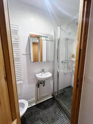 Salle de bains dans l'établissement Stylish and bright apartment 35m2 Paris 11ème