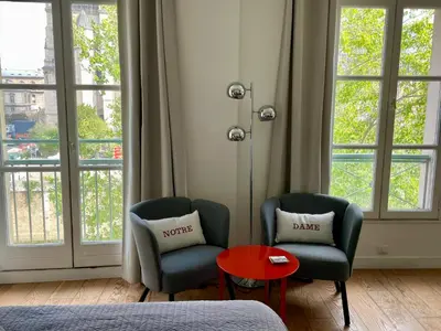 Coin salon dans l'établissement Le Notre Dame