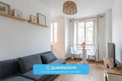 Télévision ou salle de divertissement dans l'établissement Le Michelet - Studio - Proche Paris