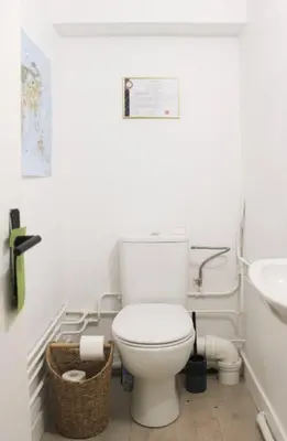 Salle de bains dans l'établissement Duplex de charme au cœur du 2ème