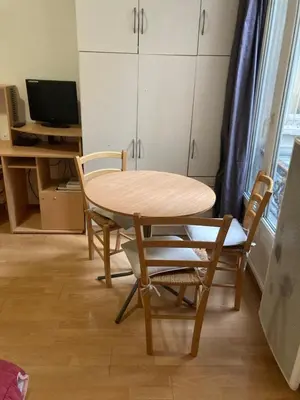 Télévision ou salle de divertissement dans l'établissement IB Saint Martin
