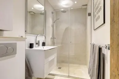 Salle de bains dans l'établissement l'authentique coeur de Paris