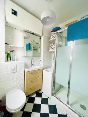Salle de bains dans l'établissement Appartement sur cour quartier Olympiades