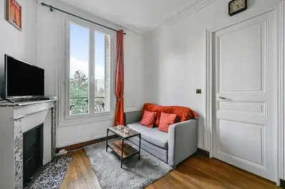 Télévision ou salle de divertissement dans l'établissement Veridian Apartment Métro Le Kremelin-Bicètre