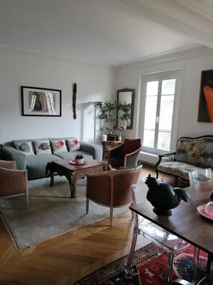Coin salon dans l'établissement Bel appartement Hausmannien au centre de Paris