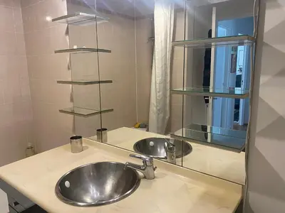Plan de l'établissement Appartement de 47m avec petit balcon et vue dégagée