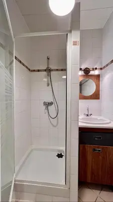 Salle de bains dans l'établissement Nid charmant et confortable