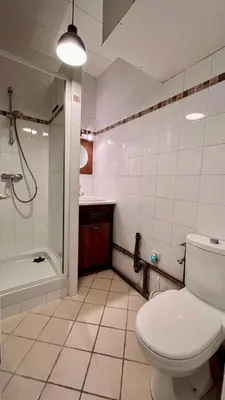 Salle de bains dans l'établissement Nid charmant et confortable