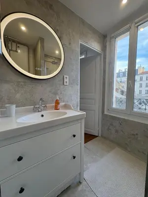 Salle de bains dans l'établissement 2 pièces lumineux à deux pas de la Tour Eiffel